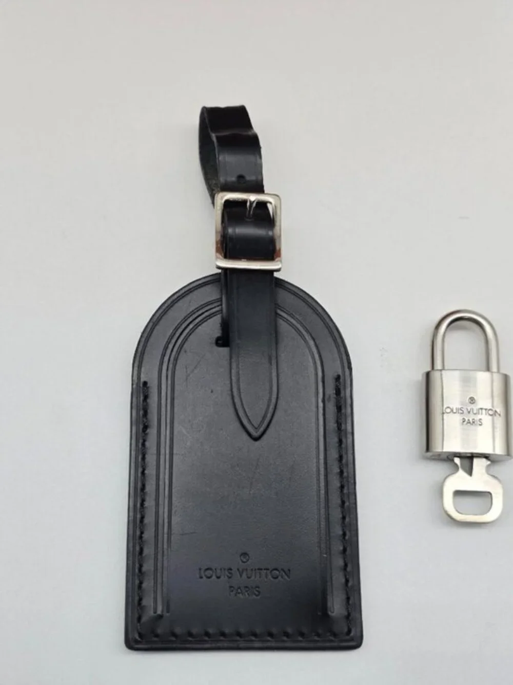 Authentic Louis Vuitton Black Luggage Tag Silver LV Padlock Key & Box